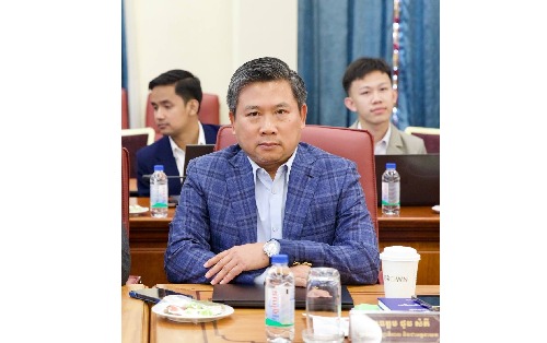 ឯកឧត្តម ផូវ សំភី ប្រតិភូរាជរដ្ឋាភិបាល និងជាអគ្គនាយកនៃអគ្គនាយកដ្ឋានកិច្ចការរដ្ឋបាលតុលាការបានអញ្ជើញចូលរួមកិច្ចប្រជុំដើម្បីពិនិត្យលើការងារពាក់ព័ន្ធនឹងការរៀបចំដាក់ឱ្យដំណើរការតុលាការពាណិជ្ជកម្ម